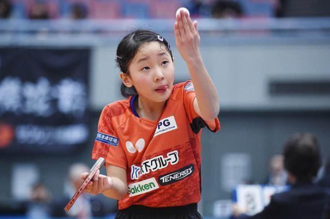 真北欧神锋！霍伊伦接长传生扛后卫，奔袭半场一条龙低射偏出.