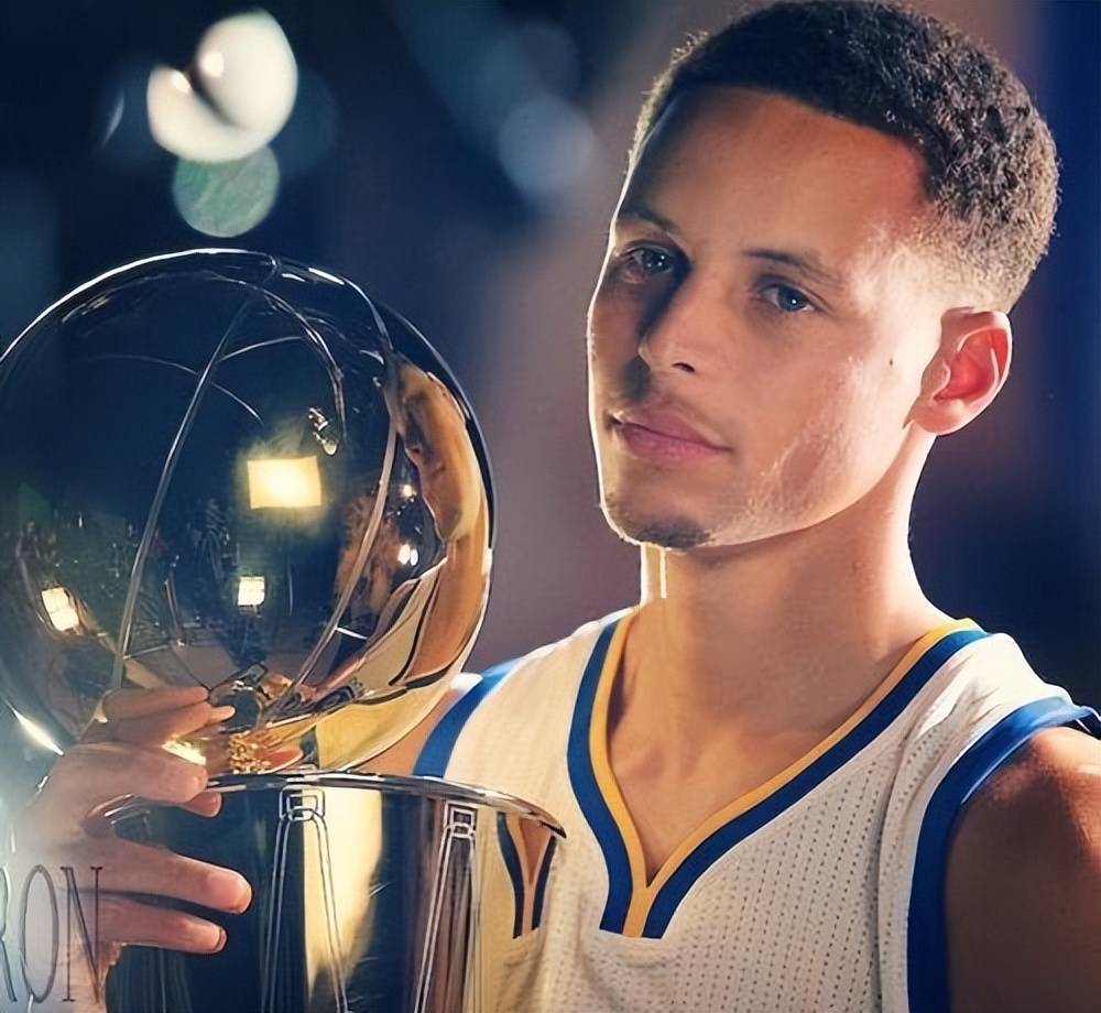 伦纳德砍下21+8助快船击败魔术 紧追勇士 哈登20分.