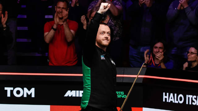 库穆布拉、谢迪拉和于尼瓦尔出席加盟发布会