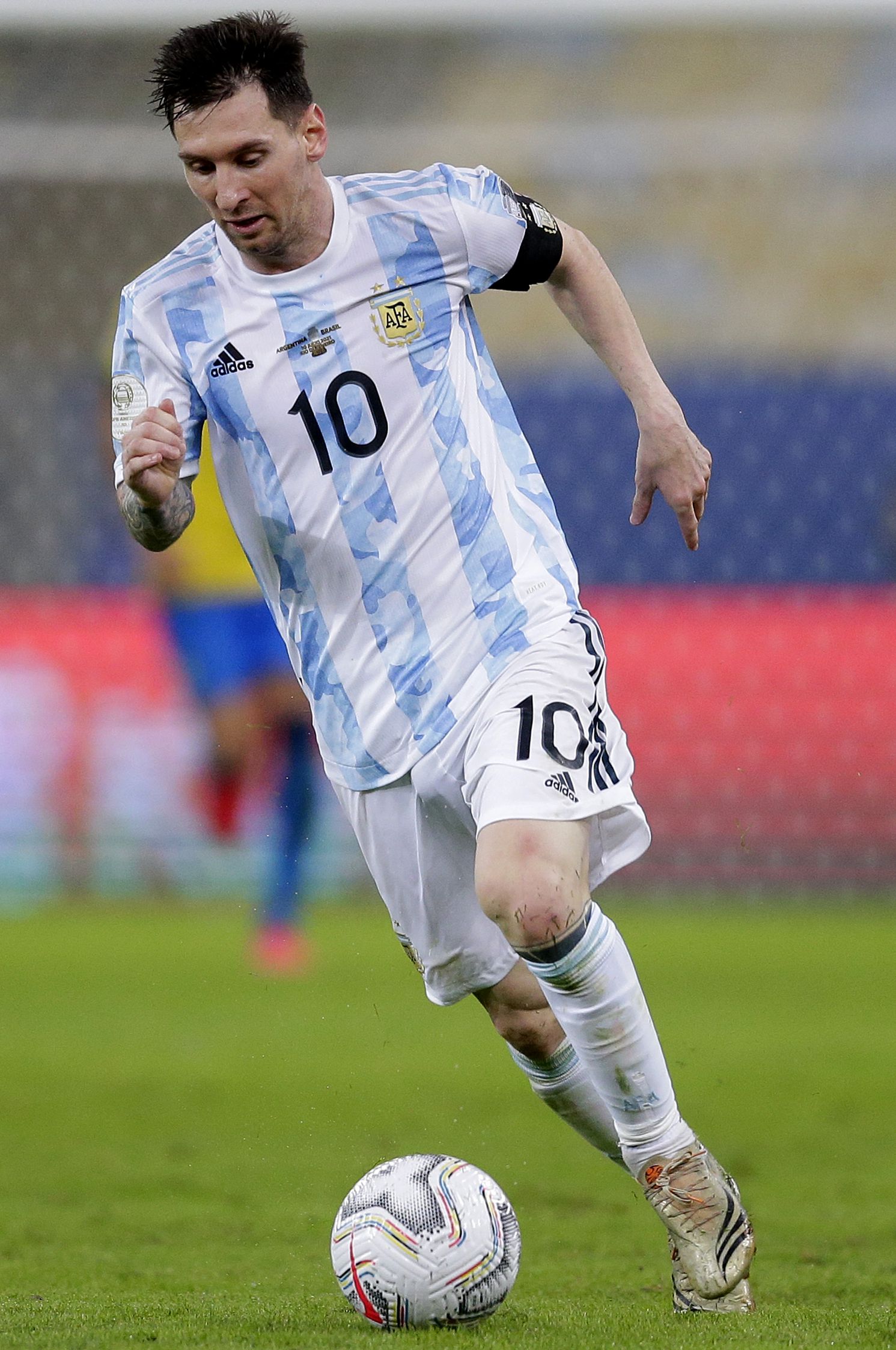 观众通过佩 观众通过佩